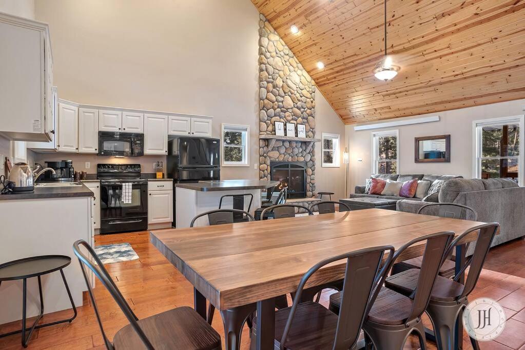 Elk Ridge Fire Place カスター エクステリア 写真